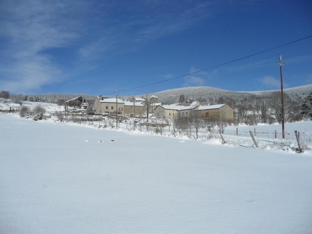 Gite Les Ducs Mialanes Exterior photo